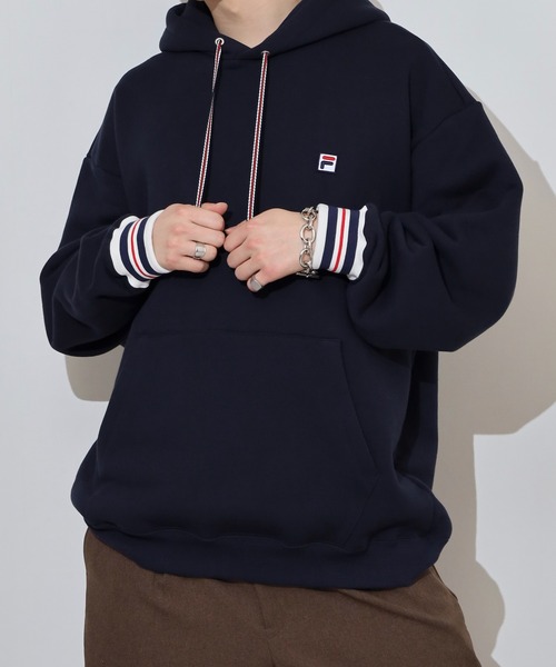 FILA HERITAGE（フィラヘリテージ）の「FILA HERITAGE SWEAT HOODIE ワンポイント刺繍 フーディー（パーカー・メンズ・グレー/ネイビー・XL/L/M）」の9枚目の写真