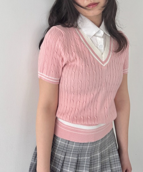 Loueme(ルエム)の「襟付きドッキングケーブルニットトップス(ニット/セーター・レディース・アイボリー/ブラック/ピンク・FREE)」の1枚目の写真