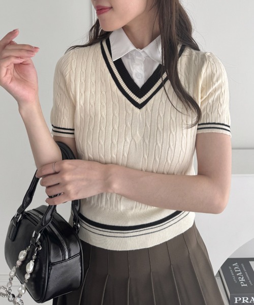Loueme(ルエム)の「襟付きドッキングケーブルニットトップス(ニット/セーター・レディース・アイボリー/ブラック/ピンク・FREE)」の4枚目の写真