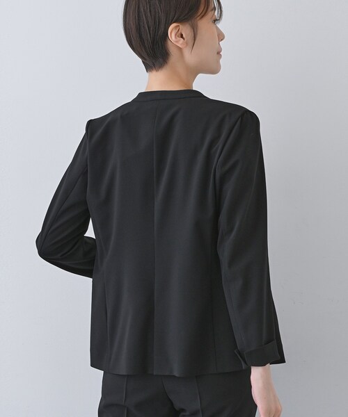 INDIVI（インディヴィ）の「【洗える／夏スーツ】ミニ千鳥柄ノーカラージャケット（ノーカラージャケット・レディース・ブラック系3/ブラウン系4/ブラウン系6/ブラック・03/05/13/15 /36/38/40）」の7枚目の写真