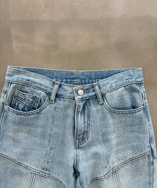 SHAGGIE(シャギー)の「切り替えフレアデニムパンツ(デニムパンツ・レディース・ブラック/ブルー・SMALL/MEDIUM)」の6枚目の写真