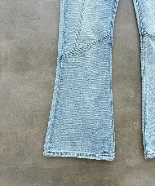 SHAGGIE(シャギー)の「切り替えフレアデニムパンツ(デニムパンツ・レディース・ブラック/ブルー・SMALL/MEDIUM)」の7枚目の写真