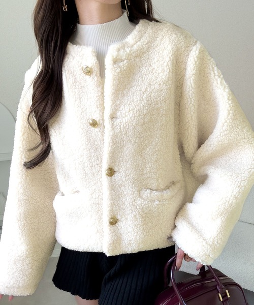mily bilet(ミウィビレット)の「【mily bilet】リッチ感漂うゴールド釦×ふんわりボアで、羽織るだけで華やかに。エンブレムボタン使いボアジャケット(ブルゾン・レディース・ブラック/アイボリー/ブラウン・LARGE/MEDIUM/SMALL/X-LARGE)」の22枚目の写真
