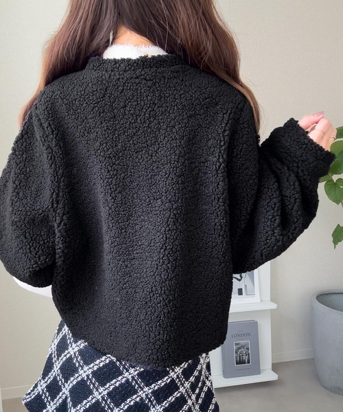 mily bilet(ミウィビレット)の「【mily bilet】リッチ感漂うゴールド釦×ふんわりボアで、羽織るだけで華やかに。エンブレムボタン使いボアジャケット(ブルゾン・レディース・ブラック/アイボリー/ブラウン・LARGE/MEDIUM/SMALL/X-LARGE)」の21枚目の写真