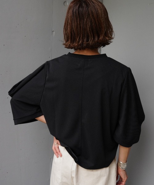 DROIT BELLO(ドロイトベロ)の「DROIT BELLO(ドロイトベロ) 袖タックドレープトップス(Tシャツ/カットソー・レディース・ブラック/アイボリー・F)」の10枚目の写真