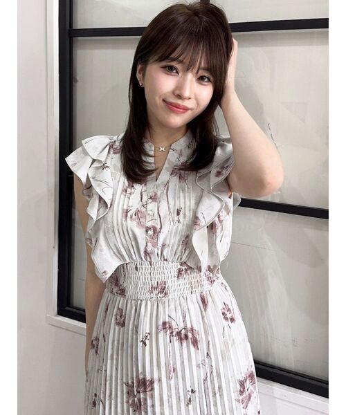 dazzlin(ダズリン)の「パイピングフラワープリーツワンピース(ワンピース・レディース・ブラック/アイボリー/ブルー/ピンク・SMALL/MEDIUM)」の11枚目の写真