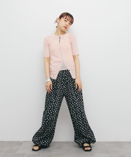 KBF(ケイビーエフ)の「フラワープリントドロストパンツ(その他パンツ・レディース・アイボリー/ベージュ/ブラック・ONE)」の4枚目の写真