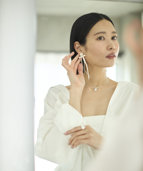 Firsthand（ファーストハンド）の「Firsthand/ファーストハンド ロングリボンチェーンピアス / スタッドピアス / 両耳用（ピアス（両耳用）・レディース・ブラック/オフホワイト・ONE SIZE）」の11枚目の写真