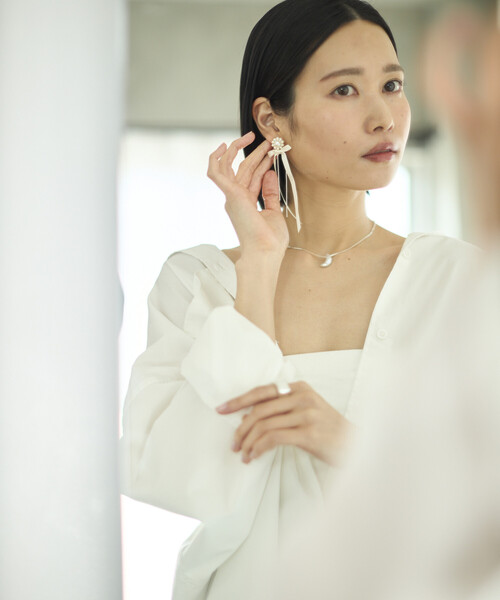 Firsthand（ファーストハンド）の「Firsthand/ファーストハンド ロングリボンチェーンピアス / スタッドピアス / 両耳用（ピアス（両耳用）・レディース・ブラック/オフホワイト・ONE SIZE）」の12枚目の写真