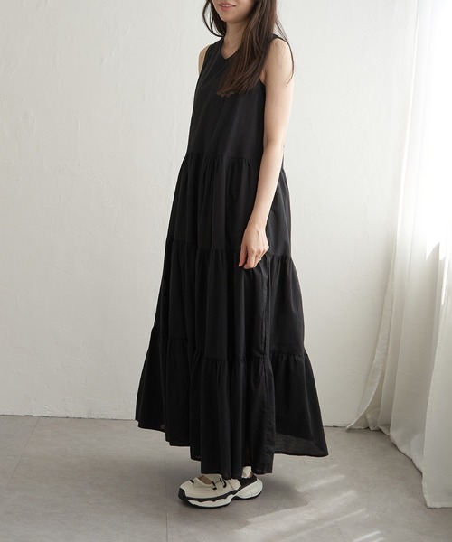 VENCEEXCHANGE(ヴァンスエクスチェンジ)の「ティアードノースリフレアーワンピース(ワンピース・レディース・ブラウン/ネイビー/ブラック・FREE)」の4枚目の写真