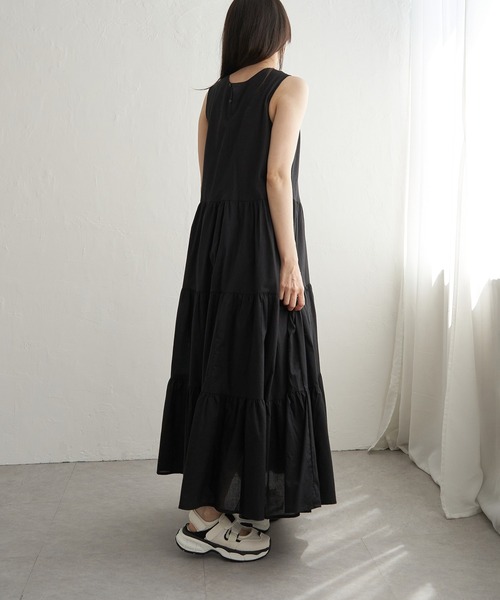 VENCEEXCHANGE(ヴァンスエクスチェンジ)の「ティアードノースリフレアーワンピース(ワンピース・レディース・ブラウン/ネイビー/ブラック・FREE)」の5枚目の写真