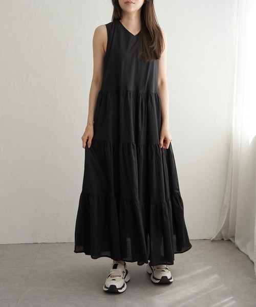 VENCEEXCHANGE(ヴァンスエクスチェンジ)の「ティアードノースリフレアーワンピース(ワンピース・レディース・ブラウン/ネイビー/ブラック・FREE)」の6枚目の写真