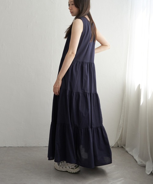 VENCEEXCHANGE(ヴァンスエクスチェンジ)の「ティアードノースリフレアーワンピース(ワンピース・レディース・ブラウン/ネイビー/ブラック・FREE)」の20枚目の写真