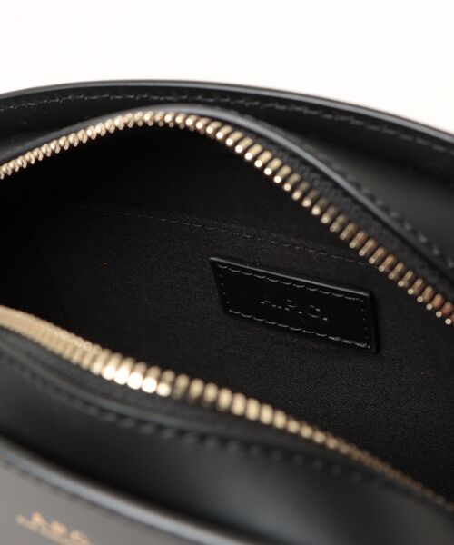 A.P.C.(アーペーセー)の「SAC DEMI-LUNE SHOULDER(ショルダーバッグ・レディース・ブラック/ブラウン・ONESIZE)」の13枚目の写真