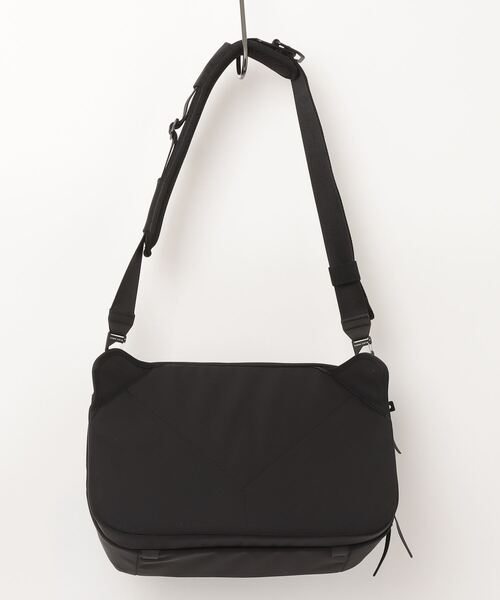 BLACK EMBER(ブラックエンバー)の「Black Ember GRIP SLING 12L ブラックエンバー スリング ショルダーバッグ(ショルダーバッグ・メンズ・ブラック・FREE)」の10枚目の写真