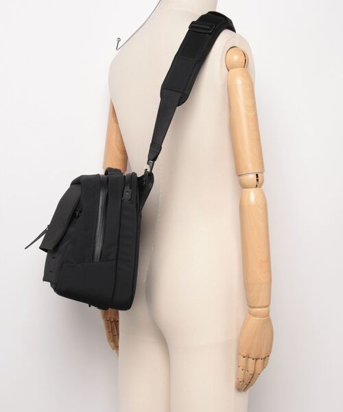 BLACK EMBER(ブラックエンバー)の「Black Ember GRIP SLING 12L ブラックエンバー スリング ショルダーバッグ(ショルダーバッグ・メンズ・ブラック・FREE)」の13枚目の写真