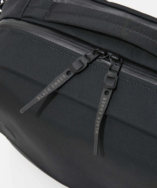 BLACK EMBER(ブラックエンバー)の「Black Ember GRIP SLING 12L ブラックエンバー スリング ショルダーバッグ(ショルダーバッグ・メンズ・ブラック・FREE)」の5枚目の写真
