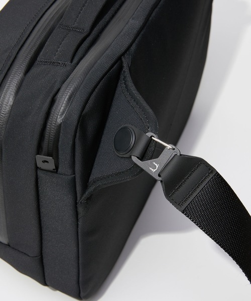 BLACK EMBER(ブラックエンバー)の「Black Ember GRIP SLING 12L ブラックエンバー スリング ショルダーバッグ(ショルダーバッグ・メンズ・ブラック・FREE)」の6枚目の写真