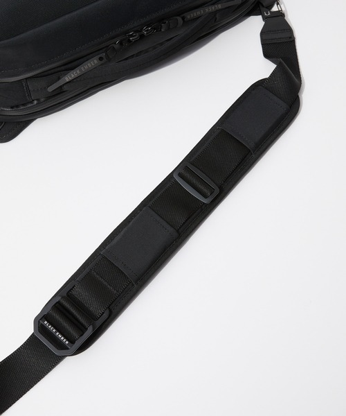 BLACK EMBER(ブラックエンバー)の「Black Ember GRIP SLING 12L ブラックエンバー スリング ショルダーバッグ(ショルダーバッグ・メンズ・ブラック・FREE)」の7枚目の写真