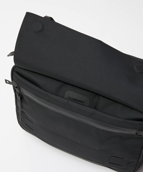 BLACK EMBER(ブラックエンバー)の「Black Ember GRIP SLING 12L ブラックエンバー スリング ショルダーバッグ(ショルダーバッグ・メンズ・ブラック・FREE)」の8枚目の写真