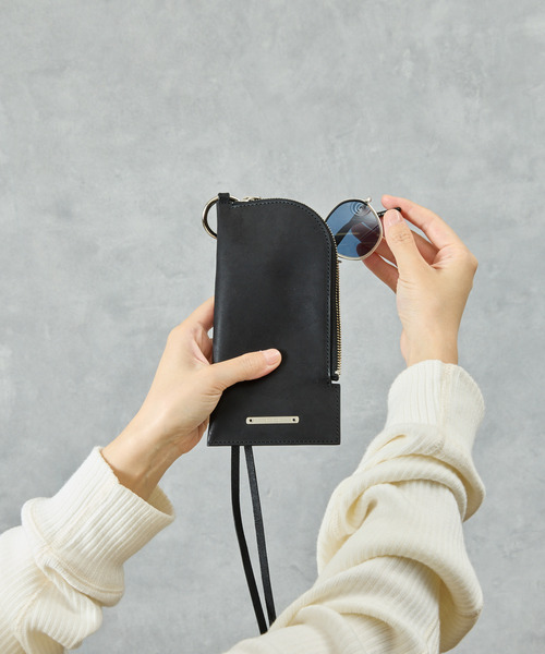 PADRONE（パドローネ）の「PADRONE パドローネ / Eyewear case01 (leather strap) モストロレザー サフィアーノレザーサングラスケース メガネケース / PG9995-5010（サングラス・メンズ・ブラック系その他/ブラック・FREE）」の8枚目の写真