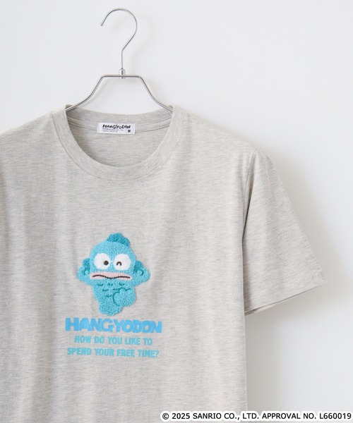 sanrio(サンリオ)の「ハンギョドン サガラ刺繍天竺半袖Tシャツ(Tシャツ/カットソー・メンズ・オートミール/ネイビー/ライトカーキ/チャコール/ピンクベージュ/ブルーグレー/ネイビー系/杢グレー・M/L/LL)」の5枚目の写真