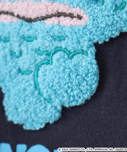 sanrio(サンリオ)の「ハンギョドン サガラ刺繍天竺半袖Tシャツ(Tシャツ/カットソー・メンズ・オートミール/ネイビー/ライトカーキ/チャコール/ピンクベージュ/ブルーグレー/ネイビー系/杢グレー・M/L/LL)」の16枚目の写真