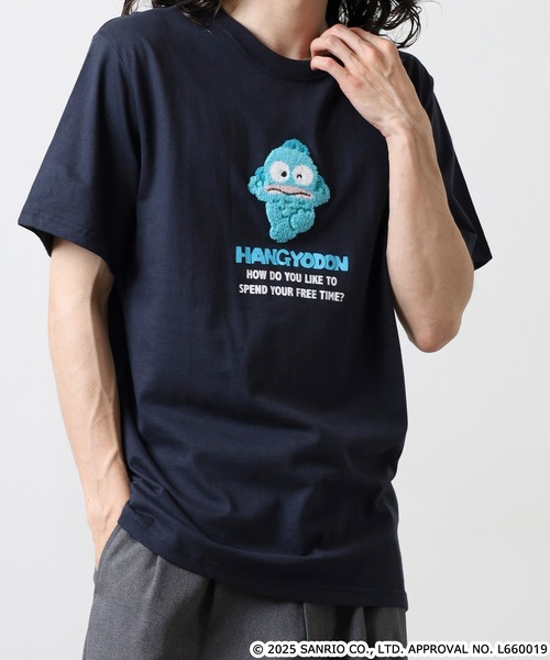 sanrio(サンリオ)の「ハンギョドン サガラ刺繍天竺半袖Tシャツ(Tシャツ/カットソー・メンズ・オートミール/ネイビー/ライトカーキ/チャコール/ピンクベージュ/ブルーグレー/ネイビー系/杢グレー・M/L/LL)」の9枚目の写真