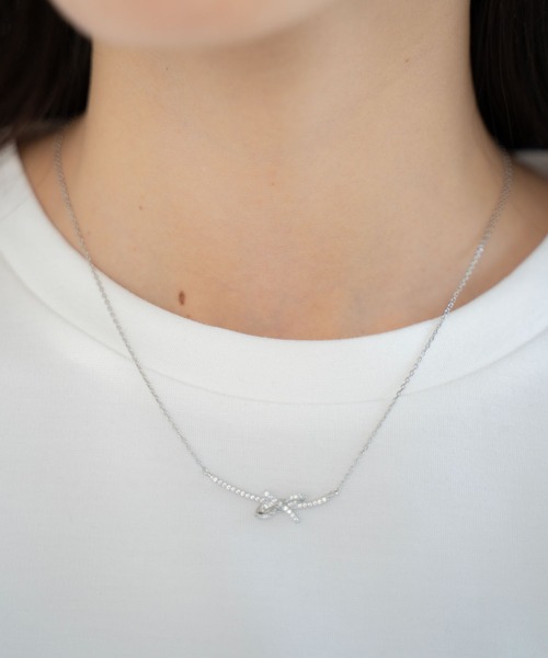 NOELA（ノエラ）の「リボンバーネックレス（ネックレス・レディース・ゴールド/シルバー・フリー）」の2枚目の写真