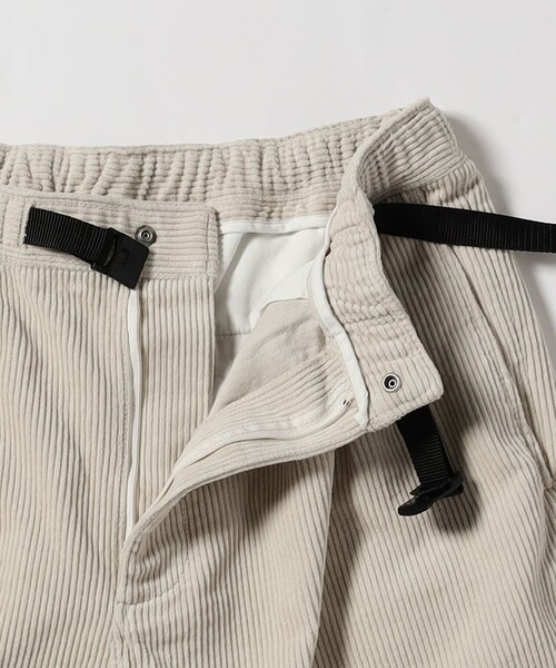 BEAMS(ビームス)の「ワイドテーパード ウェービング コーデュロイパンツ(その他パンツ・メンズ・チャコールグレー/ライトブラウン/ホワイト系その他・XL/L/M/S)」の21枚目の写真
