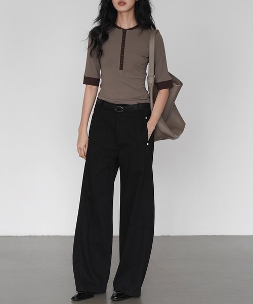 EIGHTHMONTH(エイスマンス)の「ステップシームワイドパンツ EM25a004【EIGHTHMONTH】(その他パンツ・レディース・ブラック・S/M/L)」の2枚目の写真