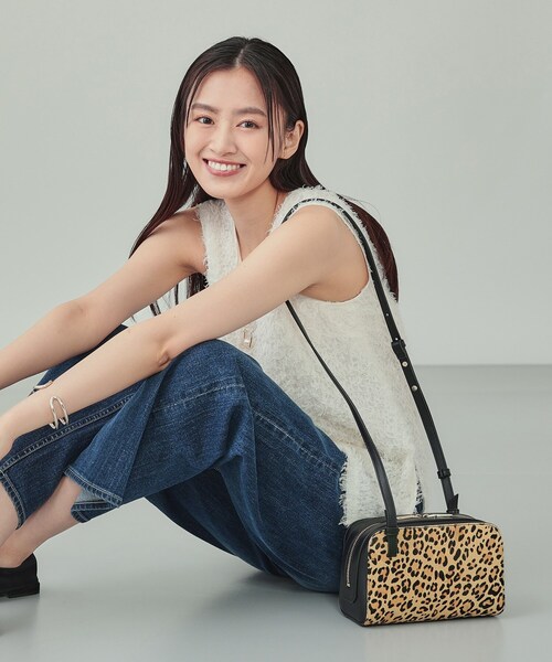 INDIVI（インディヴィ）の「アニマルハラコ ボストンショルダー（ショルダーバッグ・レディース・ホワイト系1/ベージュ系・00）」の4枚目の写真