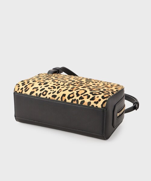 INDIVI（インディヴィ）の「アニマルハラコ ボストンショルダー（ショルダーバッグ・レディース・ホワイト系1/ベージュ系・00）」の9枚目の写真