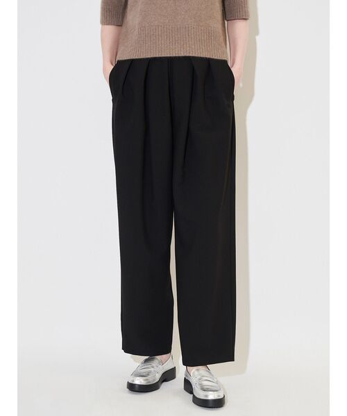 ELENDEEK(エレンディーク)の「ランダムタックドバレルパンツ(その他パンツ・レディース・アイボリー/ブラック・01/02)」の1枚目の写真