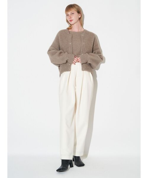 ELENDEEK(エレンディーク)の「ランダムタックドバレルパンツ(その他パンツ・レディース・アイボリー/ブラック・01/02)」の8枚目の写真