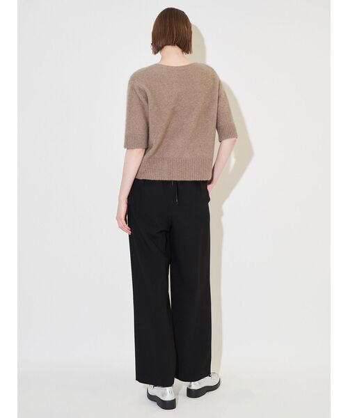 ELENDEEK(エレンディーク)の「ランダムタックドバレルパンツ(その他パンツ・レディース・アイボリー/ブラック・01/02)」の14枚目の写真