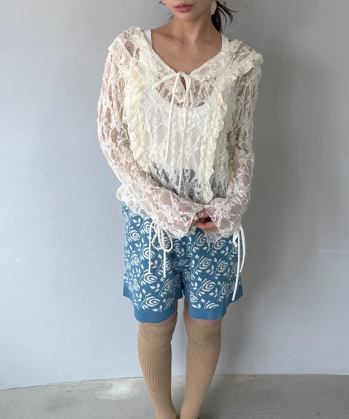 SANSeLF(サンセルフ)の「【SANSeLF】 レースフリルトップス シースルーリボンディテール Vネック saw25a028(その他トップス・レディース・ホワイト/ブラック・FREE)」の5枚目の写真