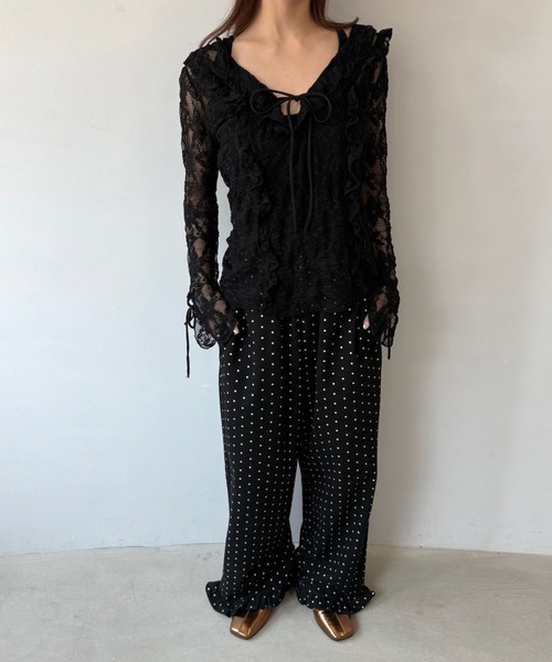 SANSeLF(サンセルフ)の「【SANSeLF】 レースフリルトップス シースルーリボンディテール Vネック saw25a028(その他トップス・レディース・ホワイト/ブラック・FREE)」の18枚目の写真