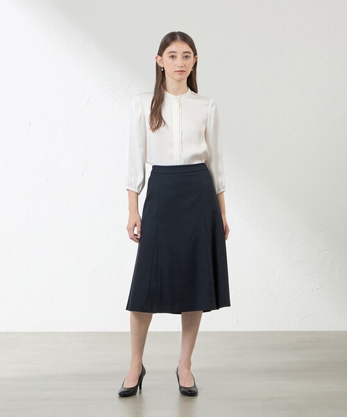 amaca（アマカ）の「ブライトストレッチフロントタックブラウス（シャツ/ブラウス・レディース・パープル系その他2/ダークネイビー/オフホワイト・38/40）」の8枚目の写真