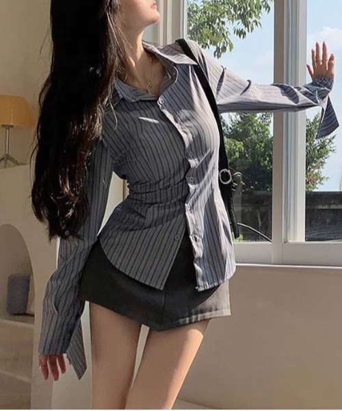 WEGO（ウィゴー）の「WEGO/ウエストシェイプタイトストライプシャツトップス（シャツ/ブラウス・レディース・ブルー・MEDIUM/LARGE）」の12枚目の写真