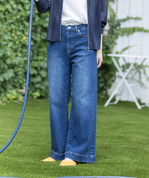 Petit Honfleur(プチオンフルール)の「【撥水】ストレッチバギーデニムパンツ(その他パンツ・レディース・ブルー/ネイビー・61/64/67)」の1枚目の写真