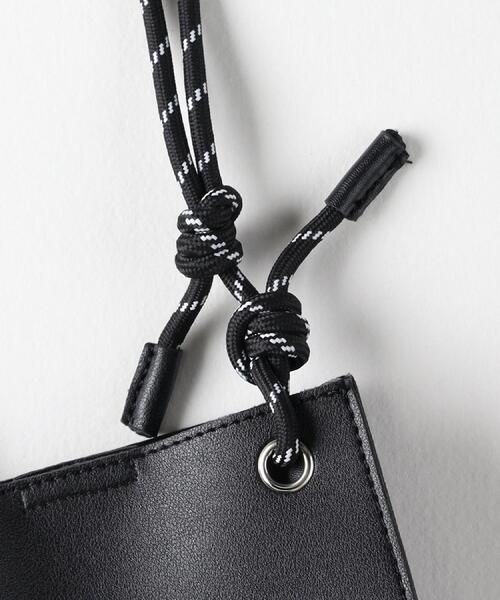 BACK NUMBER(バックナンバー)の「BACK NUMBER(バックナンバー)【メンズ】PVCミニショルダーバッグ(ショルダーバッグ・メンズ・ブラック・ONE SIZE)」の11枚目の写真