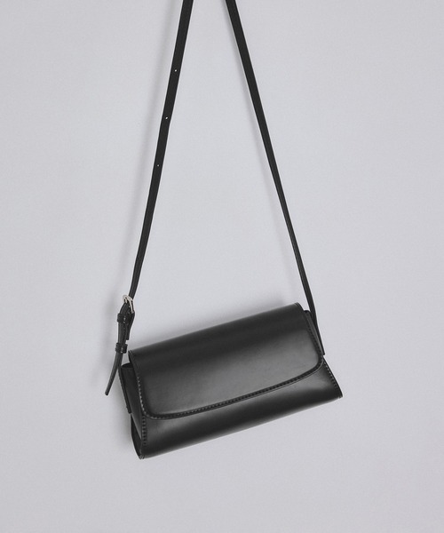 ADAM ET ROPE'（アダムエロペ）の「フラップミニショルダーバッグ（ショルダーバッグ・レディース・ブラック/ブラウン・FREE）」の3枚目の写真