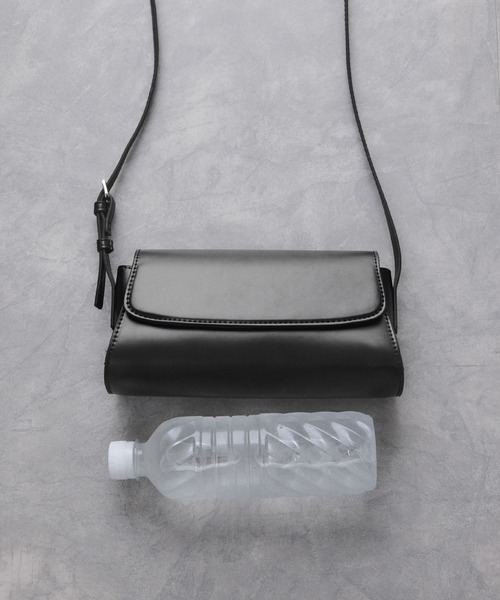 ADAM ET ROPE'（アダムエロペ）の「フラップミニショルダーバッグ（ショルダーバッグ・レディース・ブラック/ブラウン・FREE）」の4枚目の写真