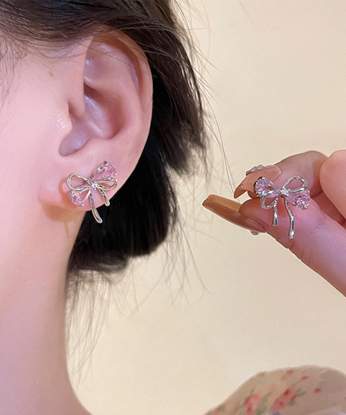 Lace Ladies(レースレディース)の「リボン モチーフ クリスタル コンビ ピアス(ピアス(両耳用)・レディース・ピンク/ホワイト・FREE)」の3枚目の写真