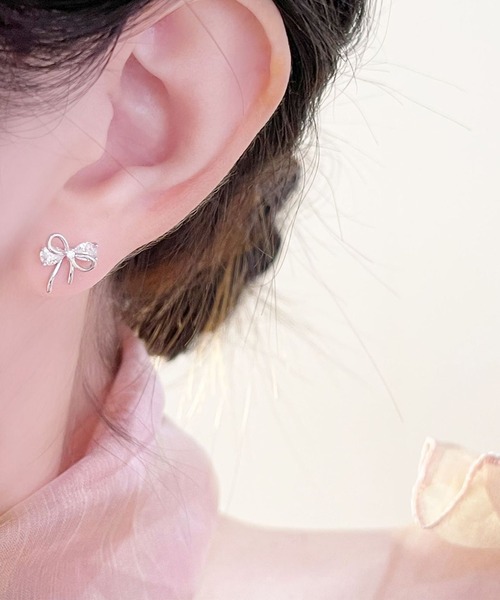 Lace Ladies(レースレディース)の「リボン モチーフ クリスタル コンビ ピアス(ピアス(両耳用)・レディース・ピンク/ホワイト・FREE)」の7枚目の写真