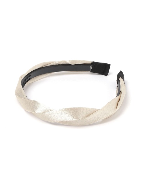 LAKOLE（ラコレ）の「サテンなみなみカチューシャ / 582035（カチューシャ・レディース・ブラック/ベージュ・FREE）」の2枚目の写真
