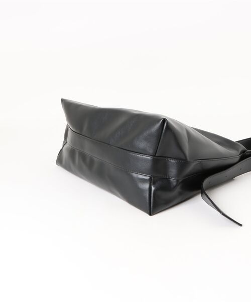 Burner(バーナー)の「【OKUOKU 0909】大容量フェイクレザー ショルダーバッグ oku-bag-10-31【RBTS】(ショルダーバッグ・レディース・グレー/ブラウン/ブラック・FREE)」の5枚目の写真