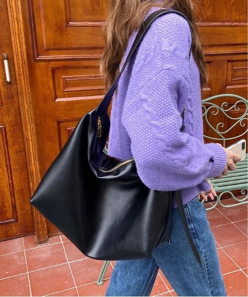Burner(バーナー)の「【OKUOKU 0909】大容量フェイクレザー ショルダーバッグ oku-bag-10-31【RBTS】(ショルダーバッグ・レディース・グレー/ブラウン/ブラック・FREE)」の2枚目の写真