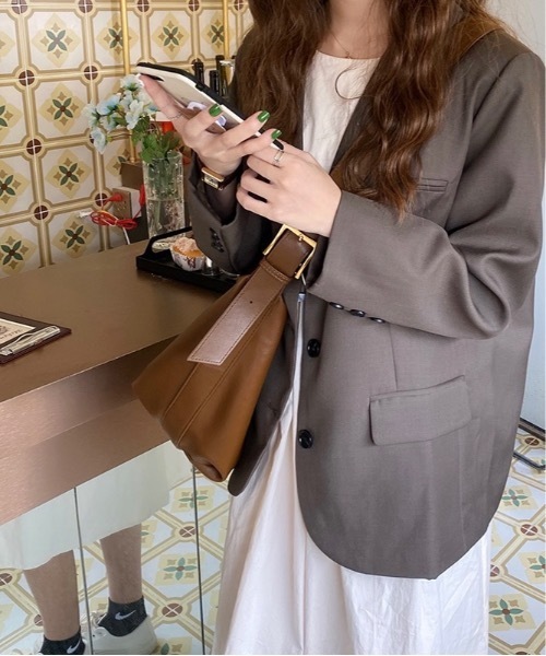 Burner(バーナー)の「【OKUOKU 0909】大容量フェイクレザー ショルダーバッグ oku-bag-10-31【RBTS】(ショルダーバッグ・レディース・グレー/ブラウン/ブラック・FREE)」の16枚目の写真